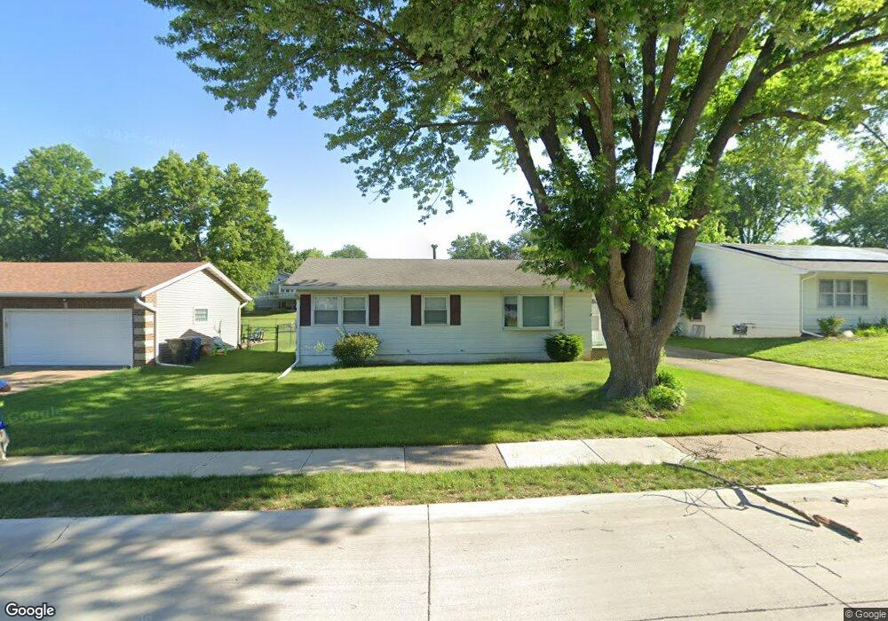 2524 W 43rd St, Davenport, IA 52806 - photo 1
