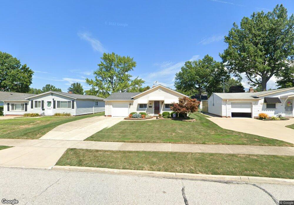 1719 Eldon Dr, Wickliffe, OH 44092 - photo 1