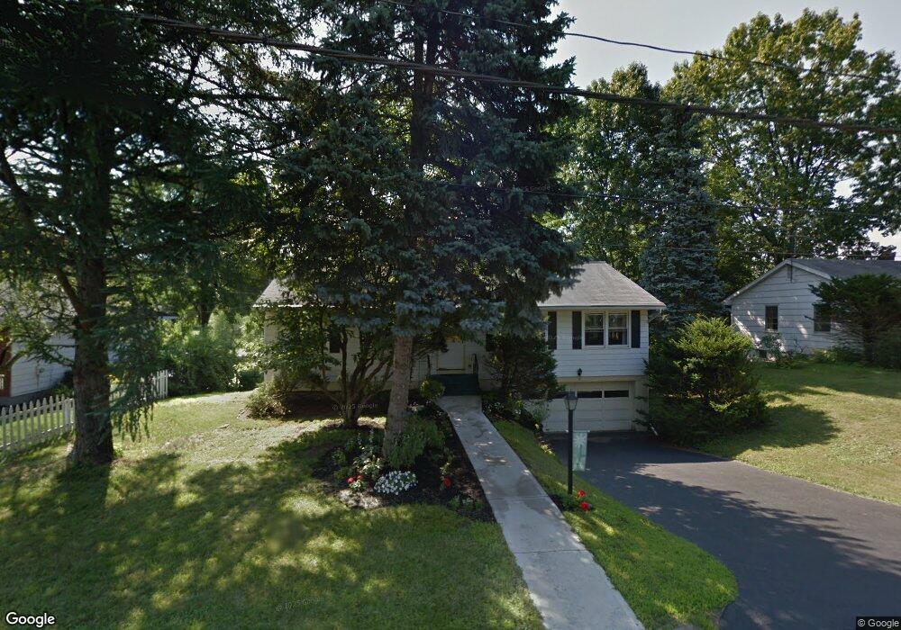 9 Lisa Ln, Troy, NY 12180 - photo 1