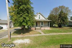 214 Pine St, Carrollton, IL 62016