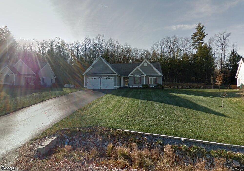 10 Fernwood Cir, Goffstown, NH 03045 - photo 1