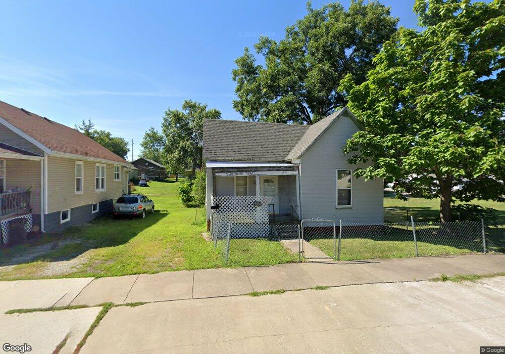 1222 Henry St, Moberly, MO 65270 - photo 1