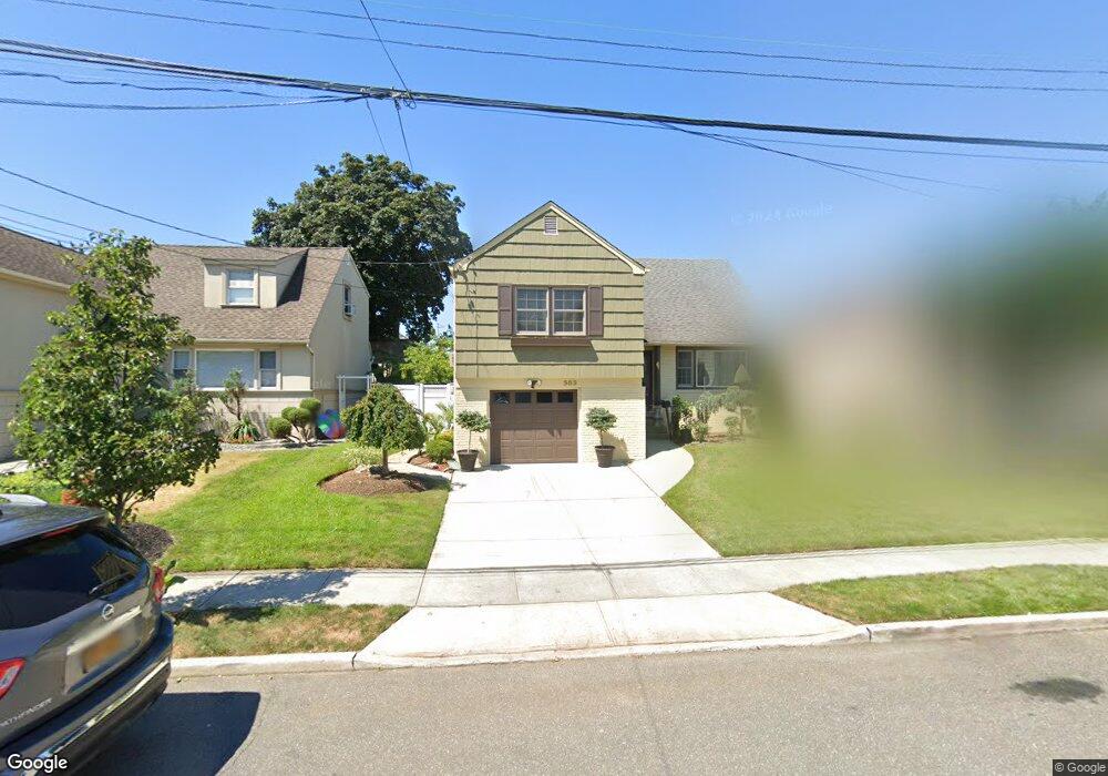 565 Albemarle Place, Cedarhurst, NY 11516 - photo 1