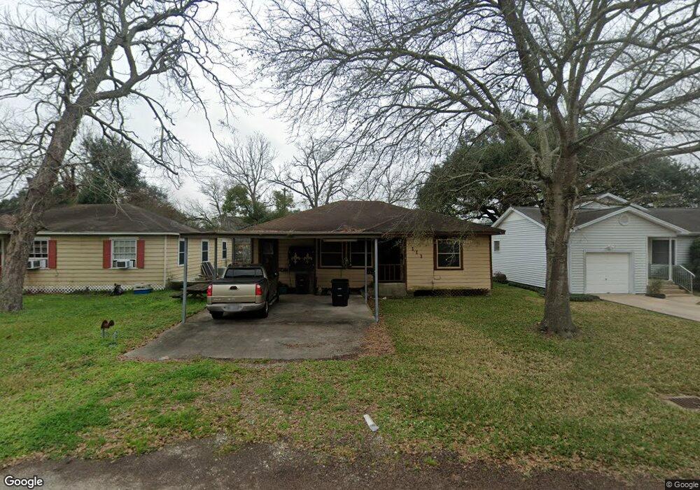 111 Whitson St, Alvin, TX 77511 - photo 1
