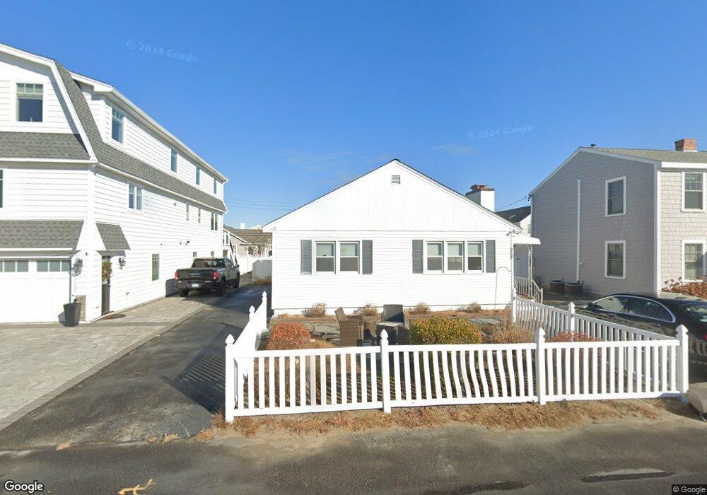 320 Ashland St, Seabrook, NH 03874 - photo 1