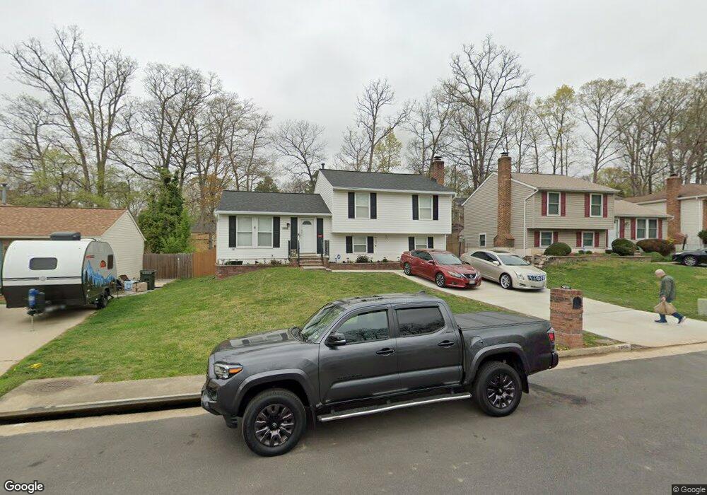 7656 Summerhill Ct, Lorton, VA 22079 - photo 1