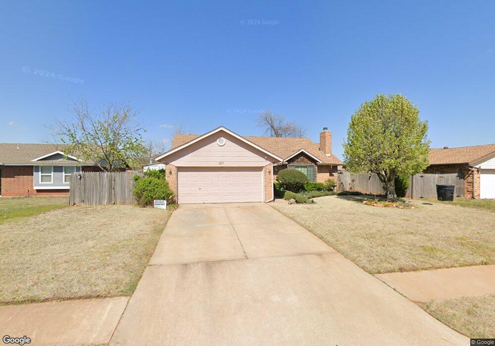 1217 Northridge Rd, Moore, OK 73160 - photo 1