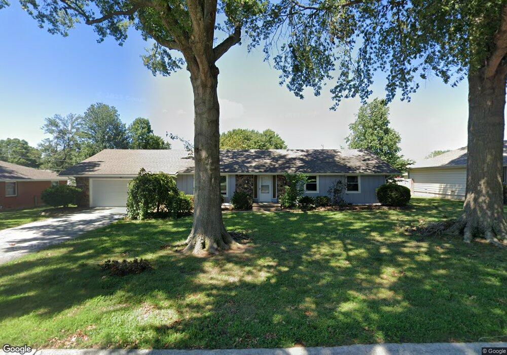 103 W Aven Ave, Nixa, MO 65714 - photo 1