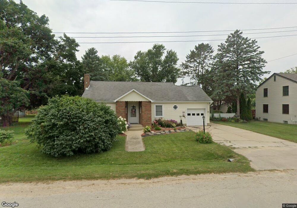 208 N Bridge St, Eleroy, IL 61027 - photo 1