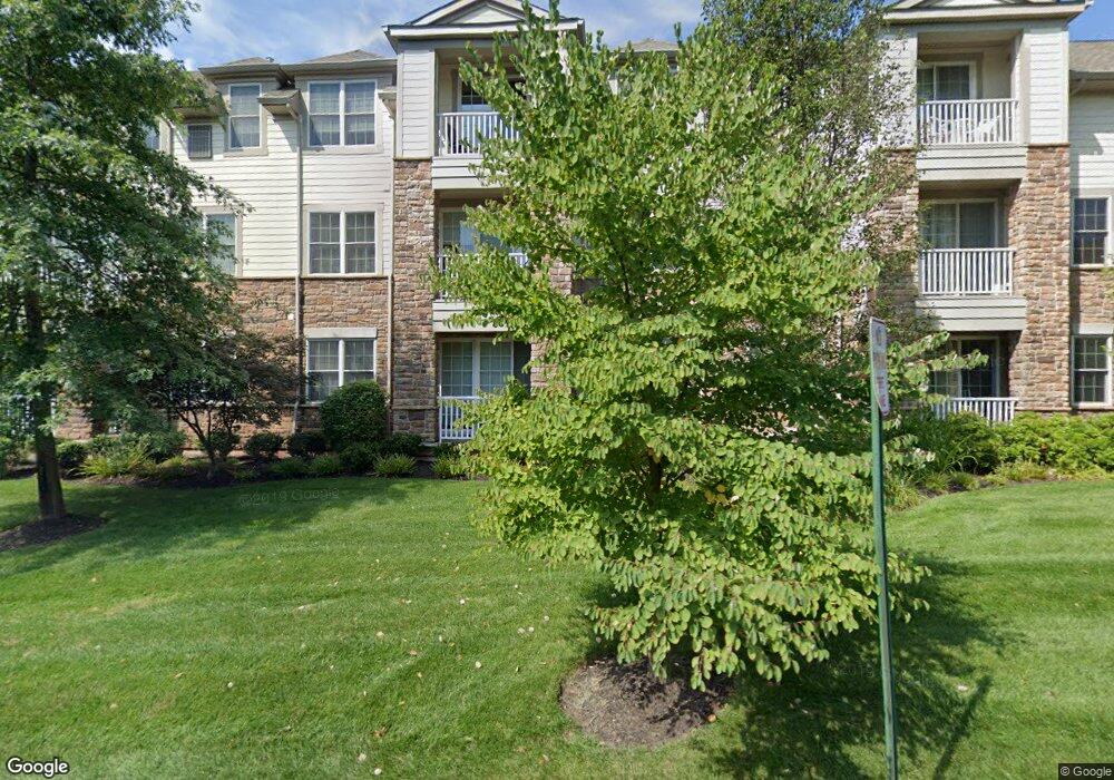 462 Victoria Dr unit M1, Bridgewater, NJ 08807 - photo 1