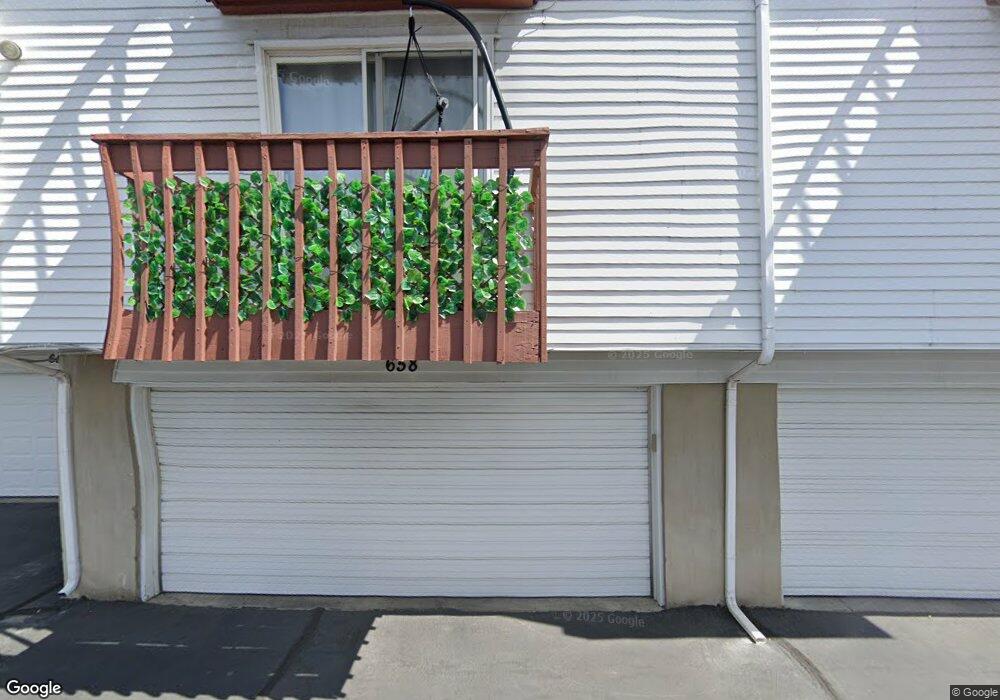 658 Williamsburg Park Cir unit 24, Sandy, UT 84070 - photo 1