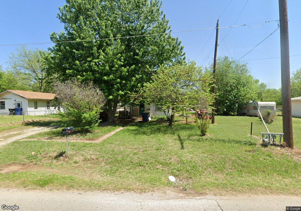 704 N 2nd St, Duncan, OK 73533 - photo 1