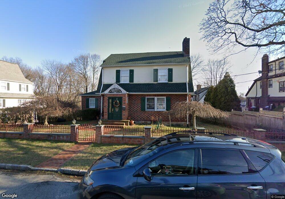 11 Chester Place, New Rochelle, NY 10801 - photo 1