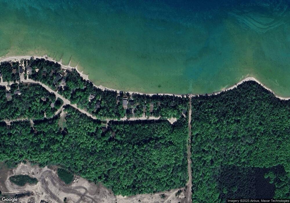 6105 9 Mile Point Dr, Charlevoix, MI 49720 - photo 1