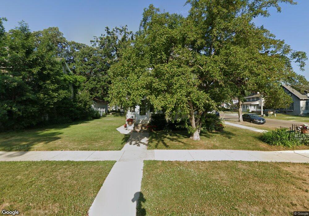 911 6th St NW, Austin, MN 55912 - photo 1