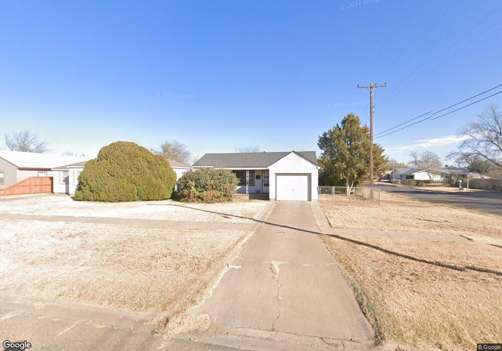 1300 Utica St, Plainview, TX 79072 - photo 1