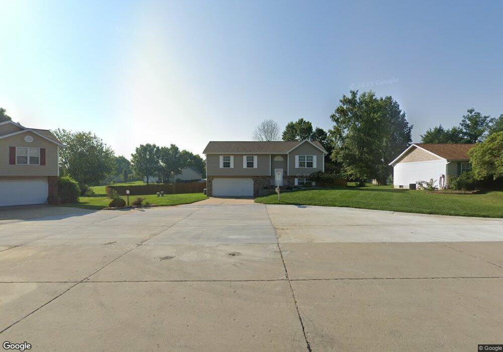 2333 Holiday Ln, Maryville, IL 62062 - photo 1
