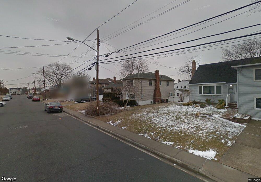 252 Jefferson Ave, Island Park, NY 11558 - photo 1