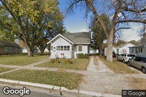 1119 2nd St, Hull, IA 51239