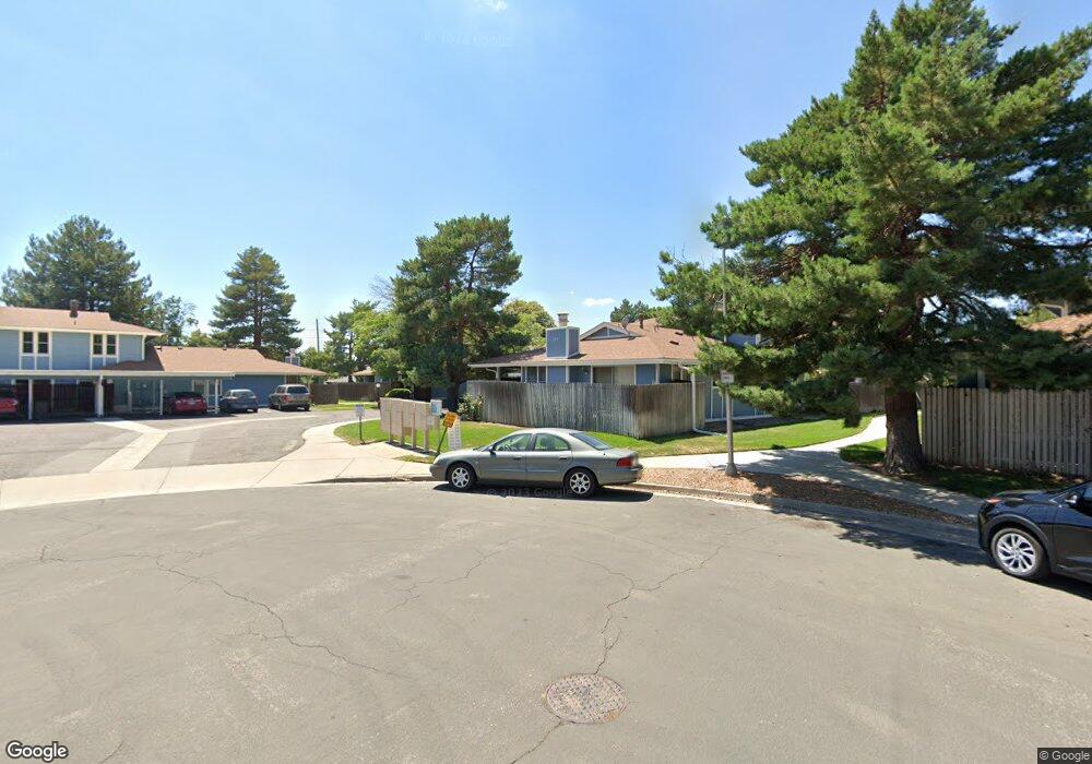 298 S Newark Cir, Aurora, CO 80012 - photo 1