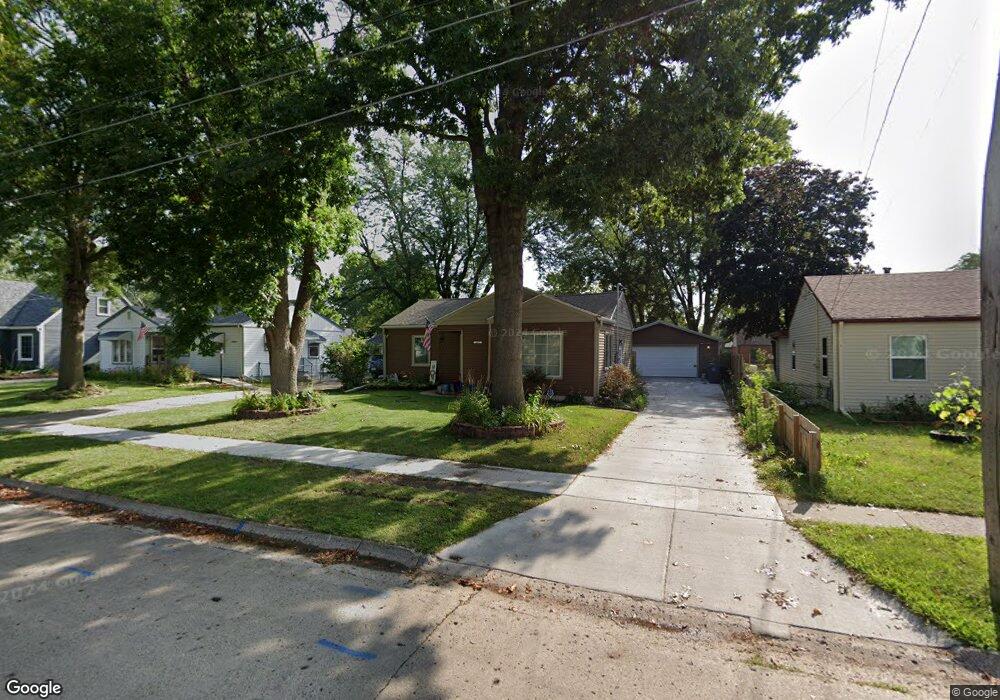 4027 40th St, Des Moines, IA 50310 - photo 1