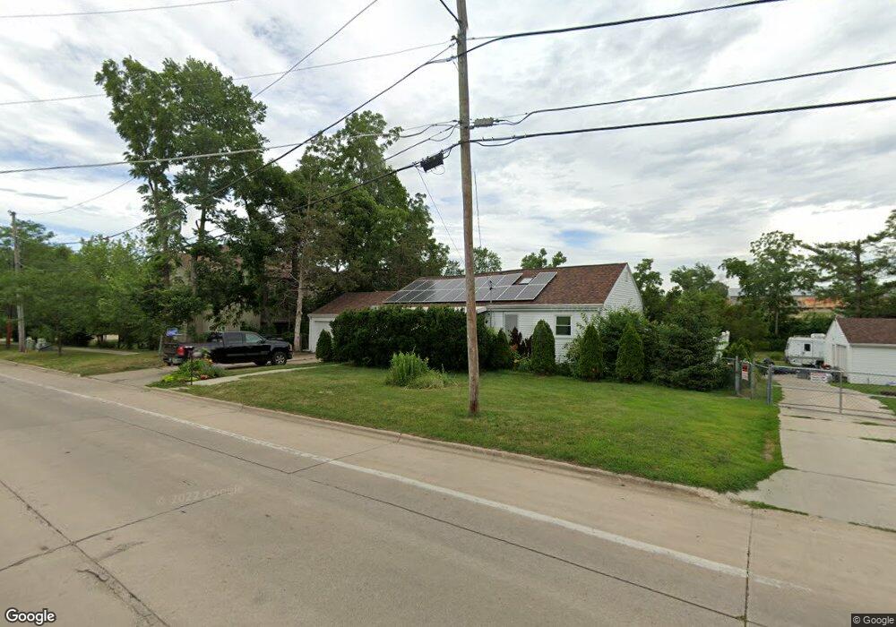 2125 Rockford Rd SW, Cedar Rapids, IA 52404 - photo 1