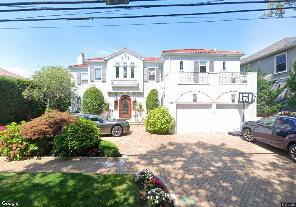 1810 Bay Blvd, Atlantic Beach, NY 11509 - photo 1