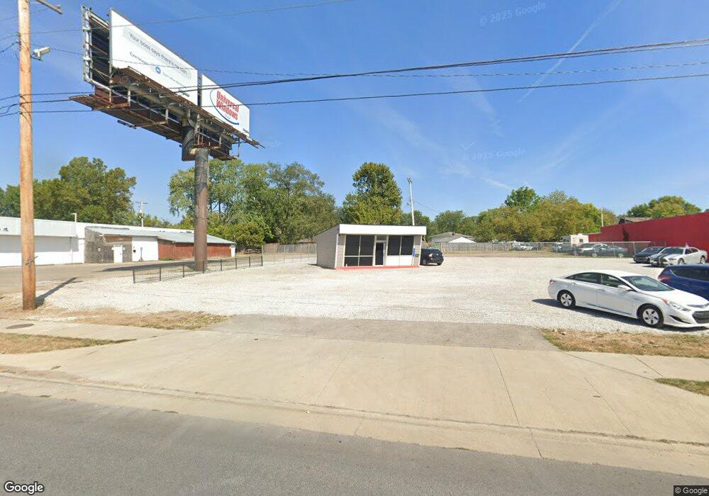 2946 Noe Bixby Rd, Columbus, OH 43232 - photo 1