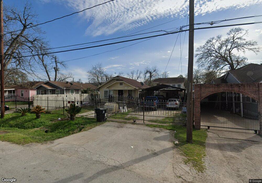 912 Melbourne St, Houston, TX 77022 - photo 1