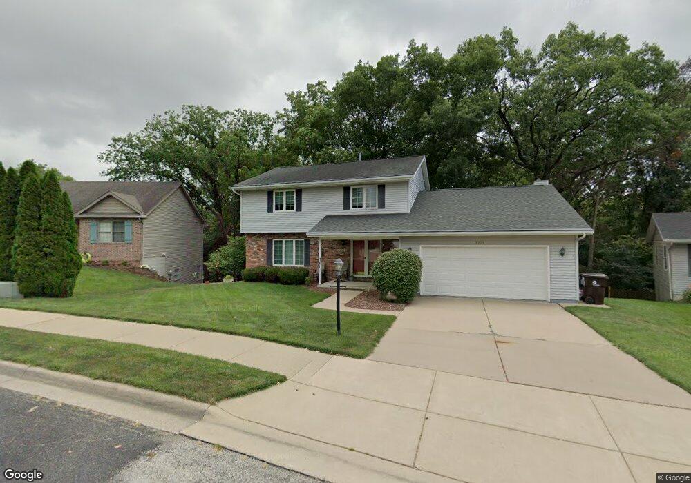 5916 W Ridgecrest Cir, Peoria, IL 61615 - photo 1