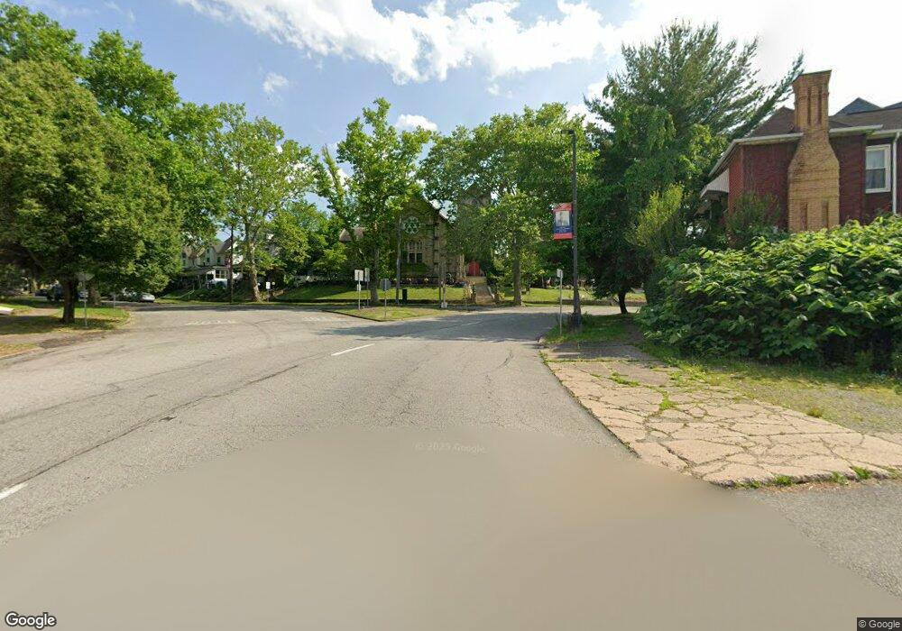 152 Washington Ave, Vandergrift, PA 15690 - photo 1