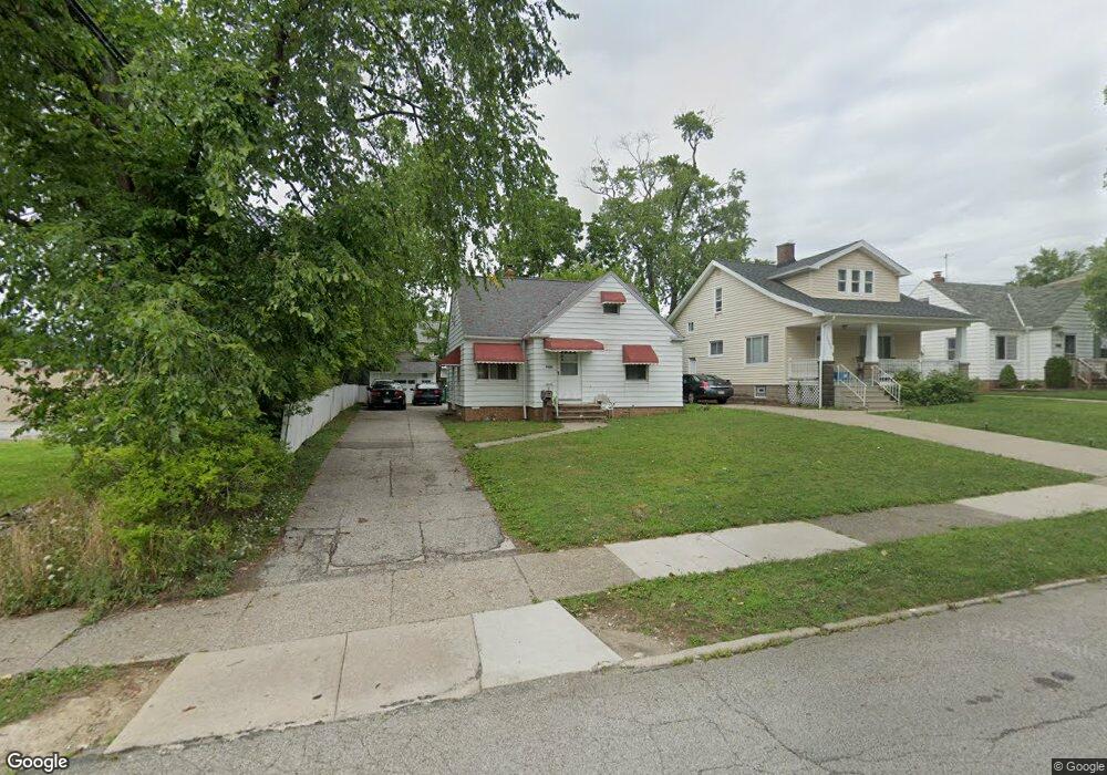 20501 Franklin Rd, Maple Heights, OH 44137 - photo 1