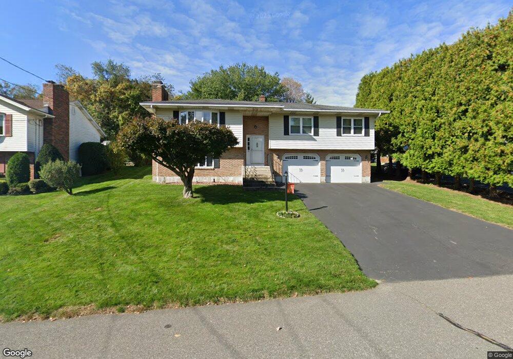 18 Middleway E, Waterbury, CT 06708 - photo 1