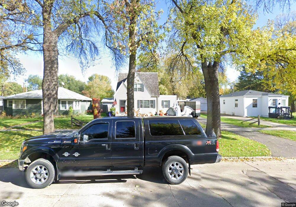 1207 Oak St, Grand Forks, ND 58201 - photo 1