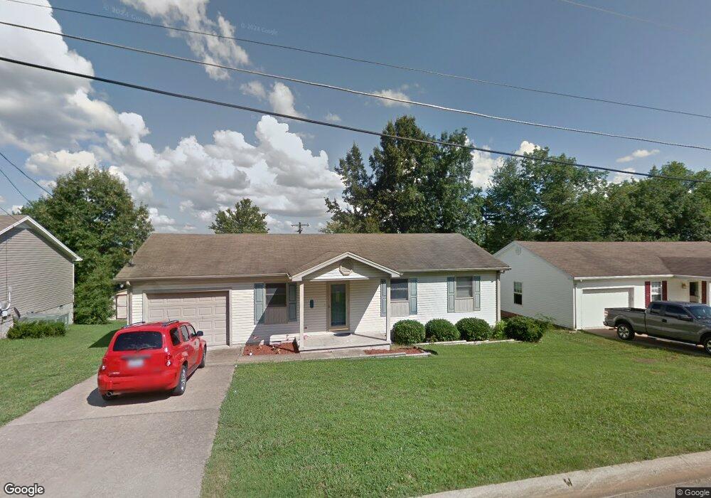 323 Pine Hill Dr, Hopkinsville, KY 42240 - photo 1