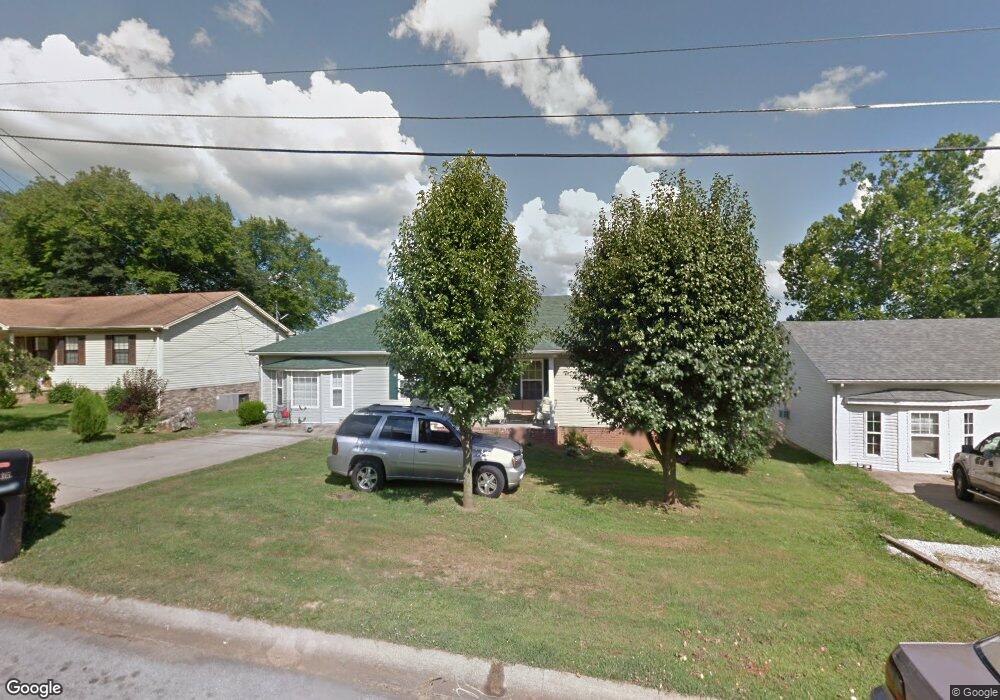 315 Pine Hill Dr, Hopkinsville, KY 42240 - photo 1