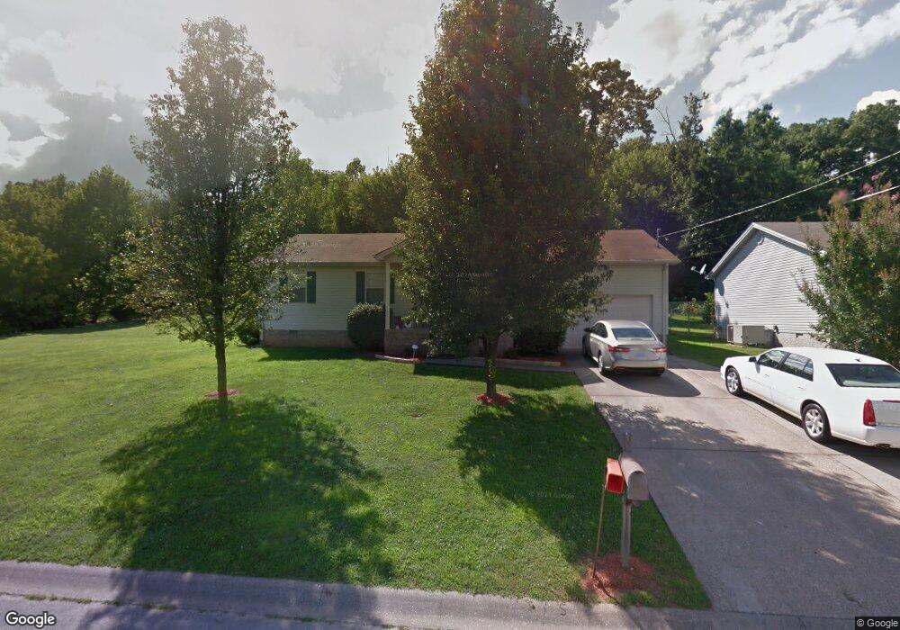 308 Pine Hill Dr, Hopkinsville, KY 42240 - photo 1