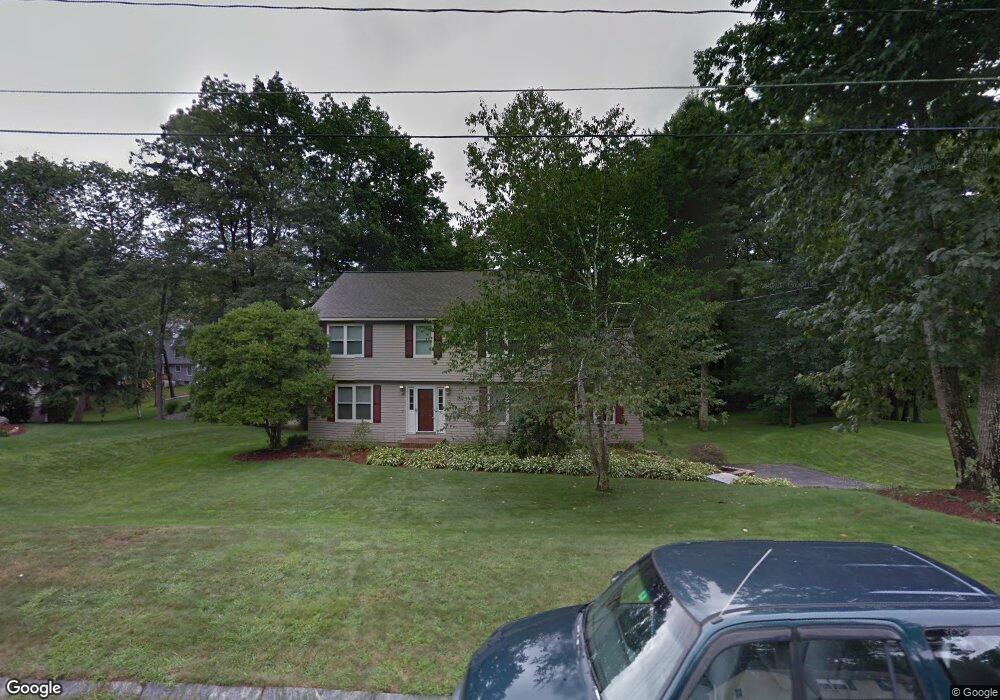 54 Cathedral Cir, Nashua, NH 03063 - photo 1