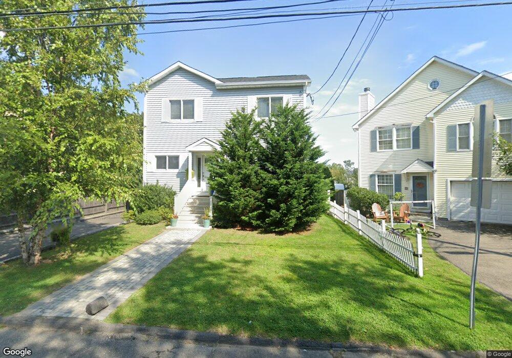 13 Dora St unit 2, Stamford, CT 06902 - photo 1