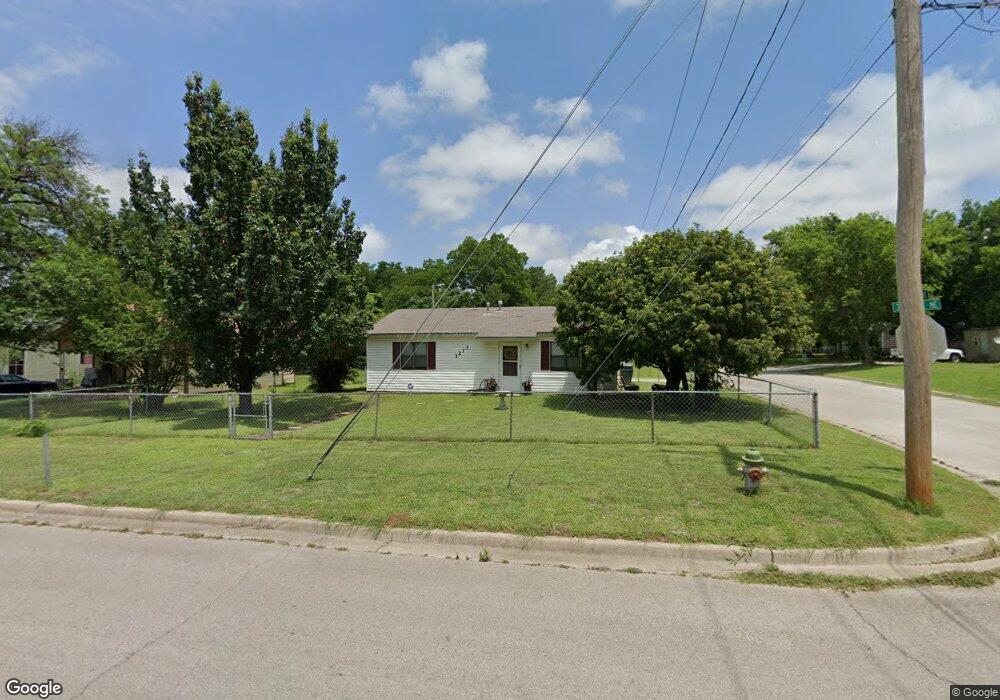 1213 3rd Ave NE, Ardmore, OK 73401 - photo 1