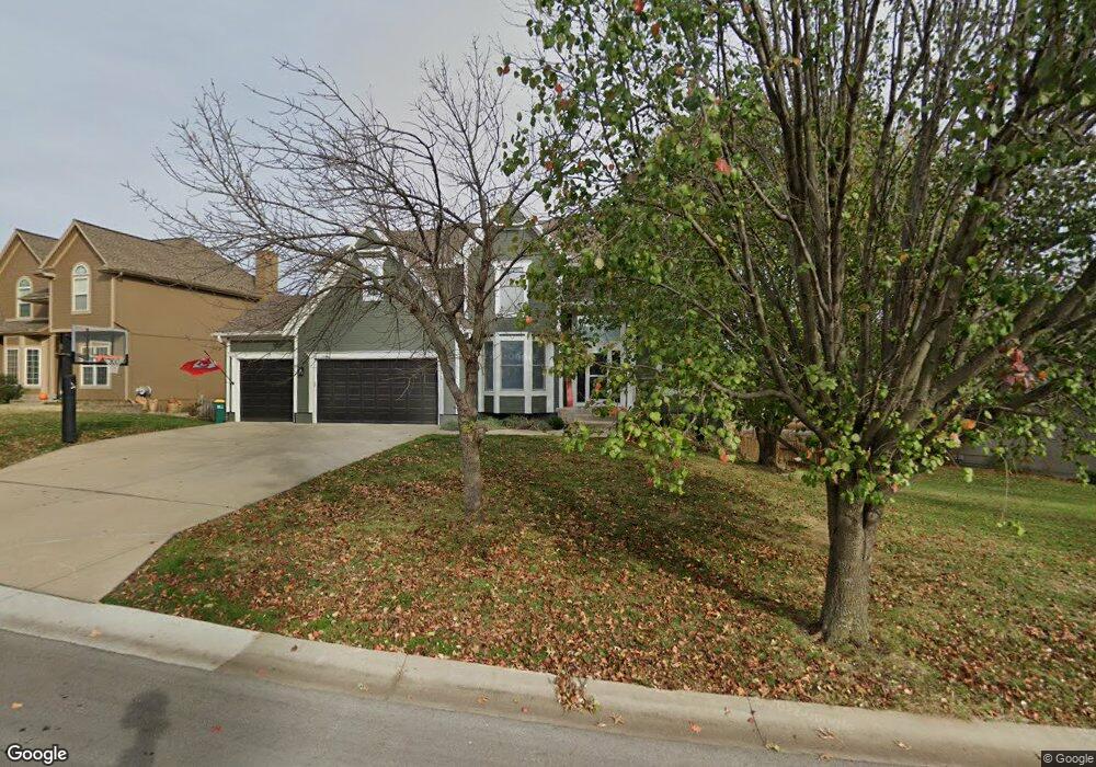 5325 Round Prairie St, Shawnee, KS 66226 - photo 1