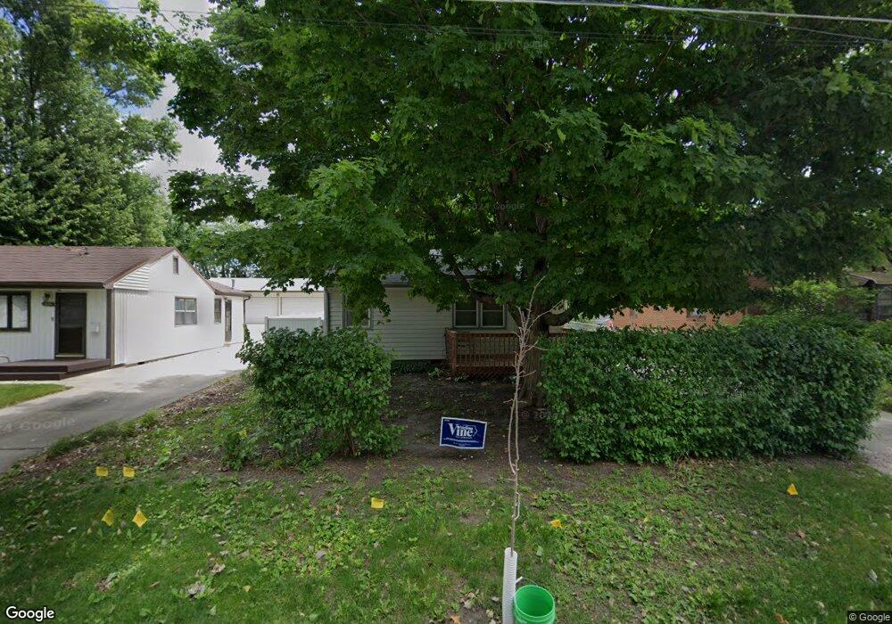 1319 E 27th Ct, Des Moines, IA 50317 - photo 1