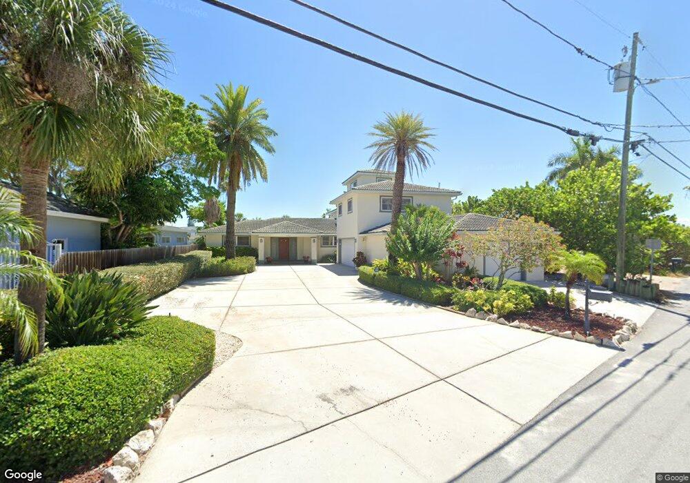7711 Bayshore Dr, Treasure Island, FL 33706 - photo 1