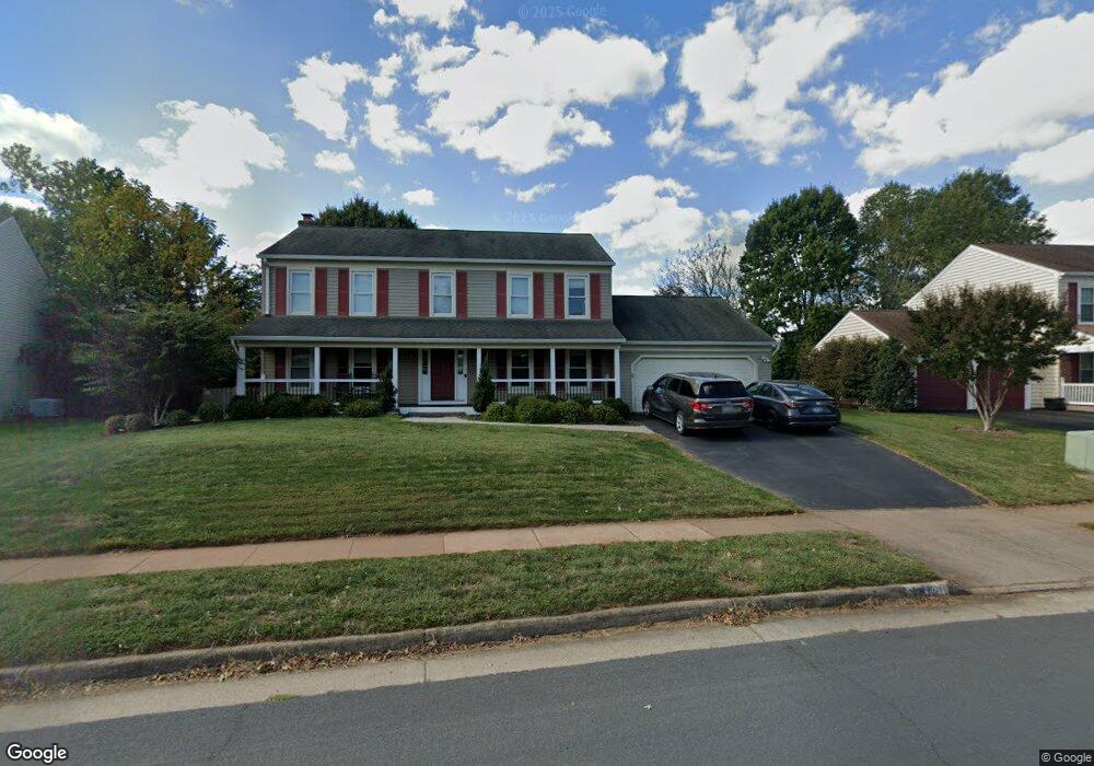 3418 Hidden Meadow Dr, Fairfax, VA 22033 - photo 1