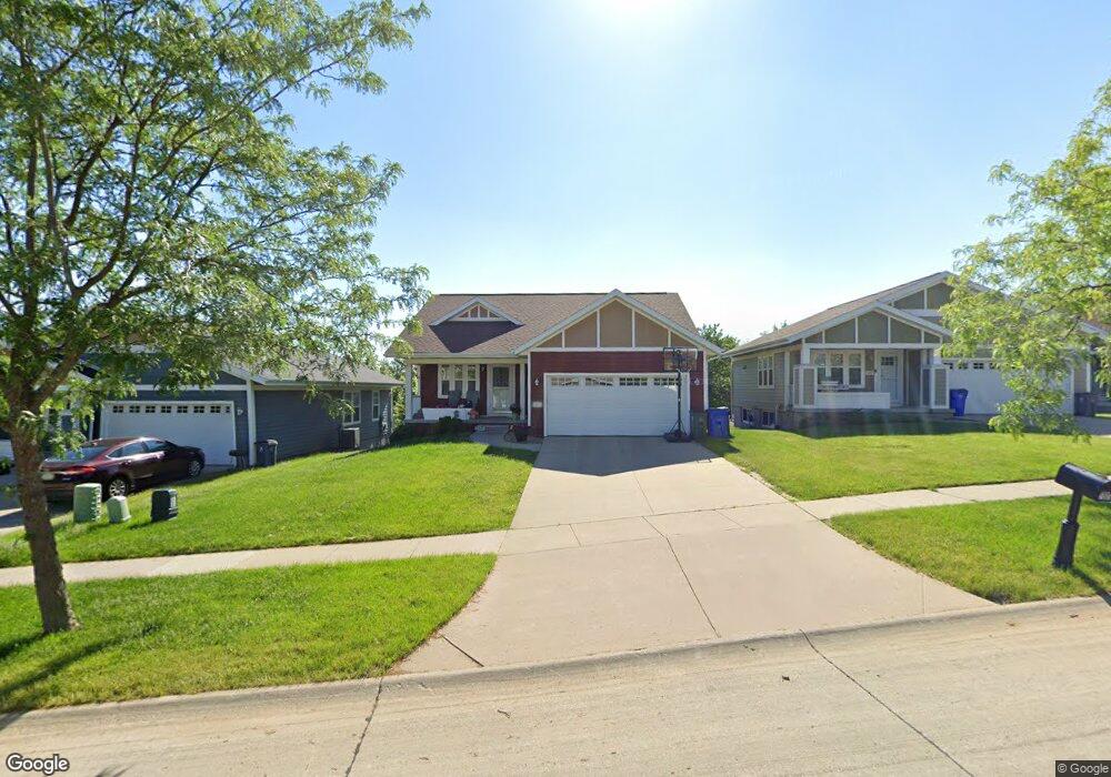 2055 Sugar Creek Dr NW, Cedar Rapids, IA 52405 - photo 1