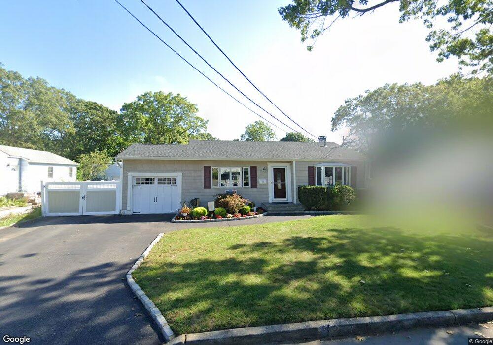 24 44th St, Islip, NY 11751 - photo 1