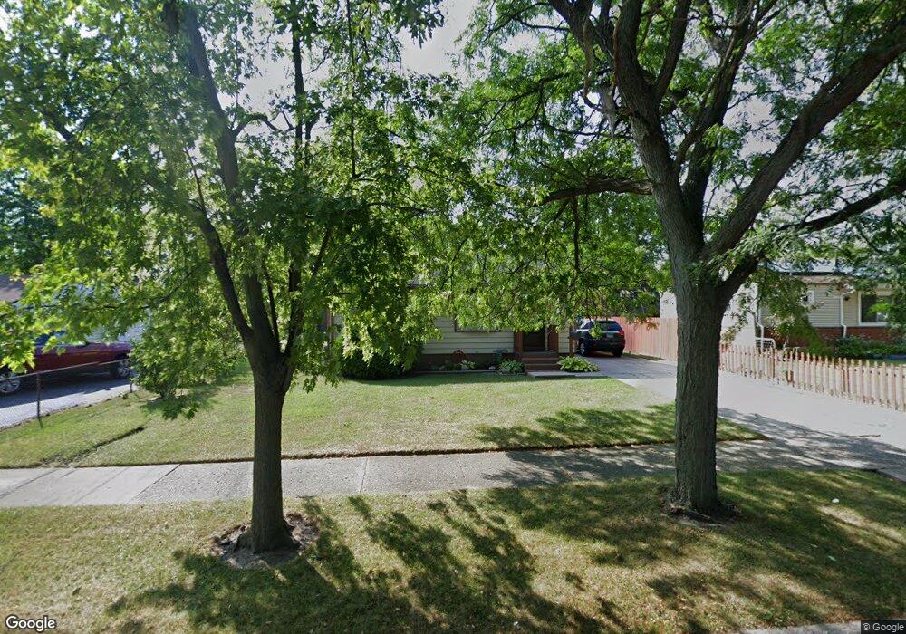 2704 N Elmwood Ave, Waukegan, IL 60087 - photo 1