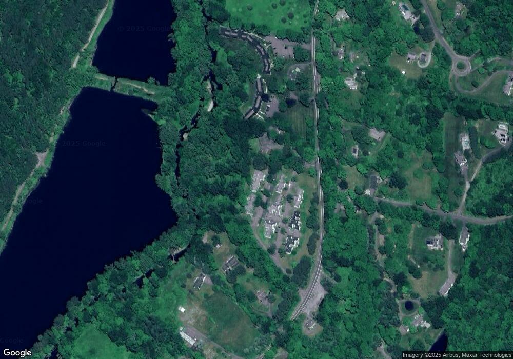 24 Woodbury Place, Woodbury, CT 06798 - photo 1