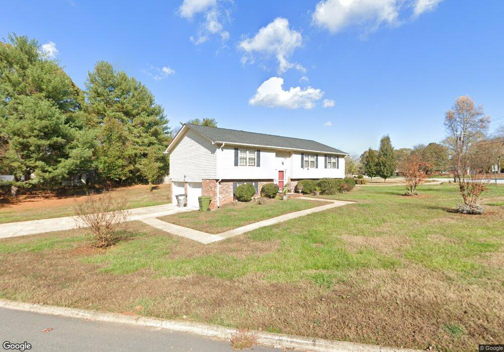 212 Brooks Rd, Mauldin, SC 29662 - photo 1