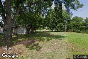 524 SW 6th St, Waurika, OK 73573
